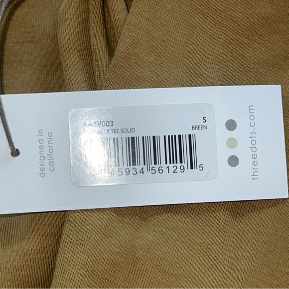 Three Dots 3/4 Sleeve V Neck Tee - Picture 4 of 5